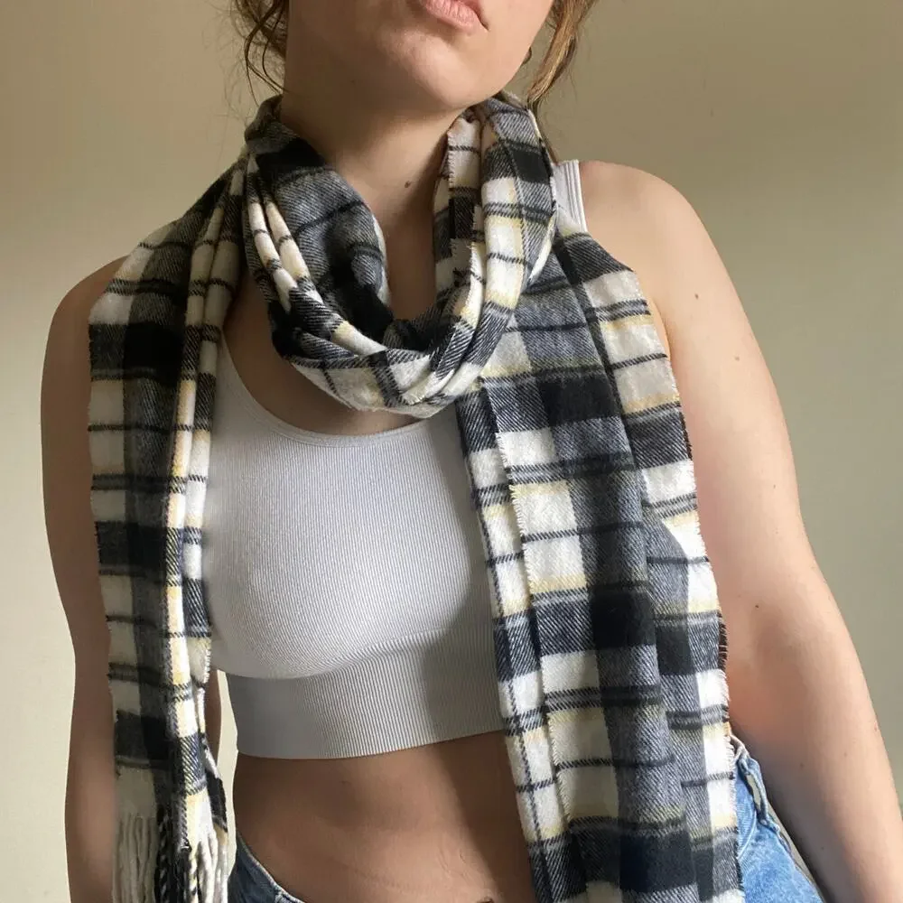 N/A gray white